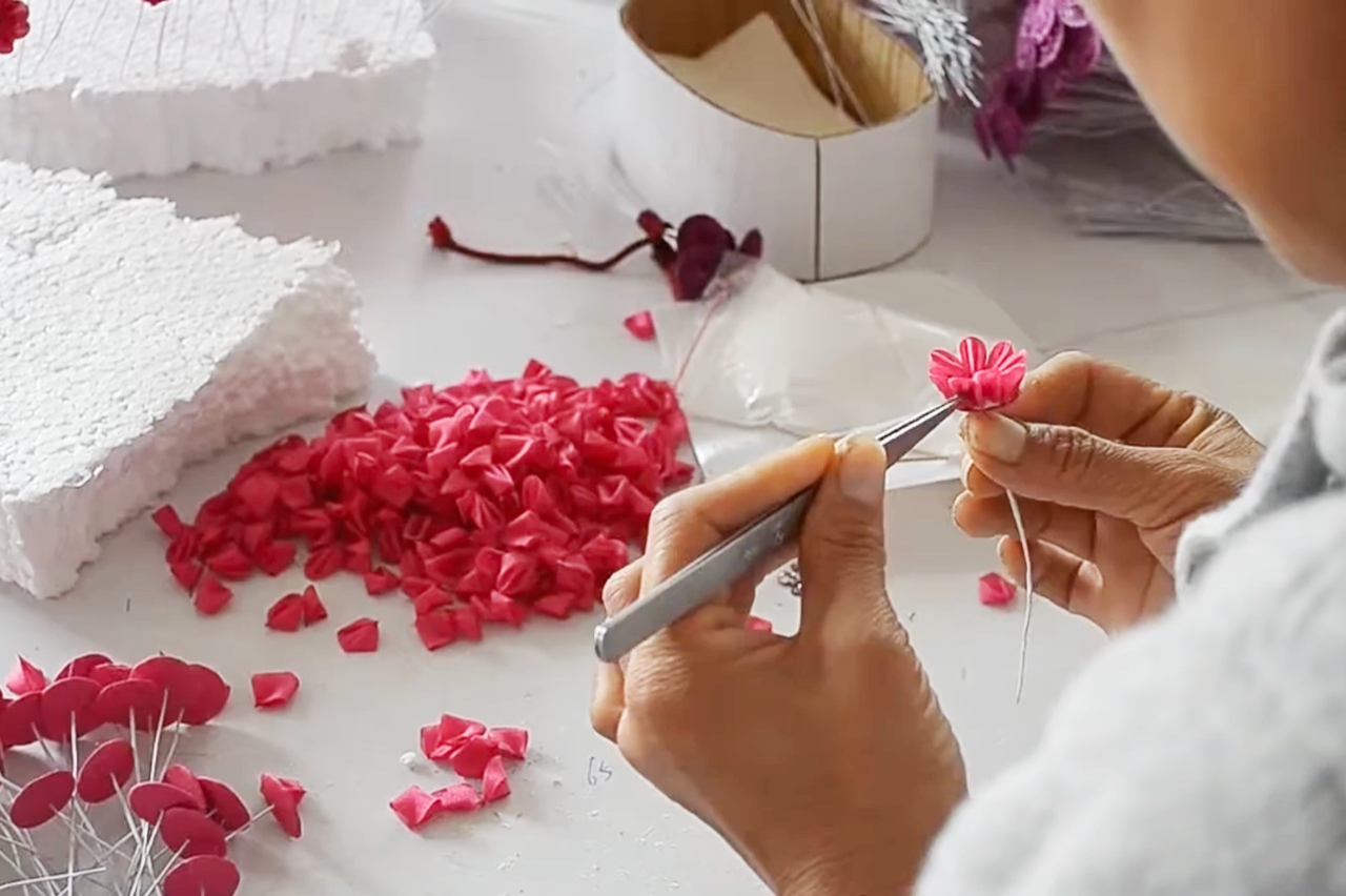 ツマミ加工の画像